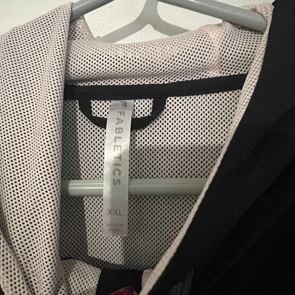 Fabletics Karen Colourblocked Rain Jacket/Windbreaker - Picture 6 of 7